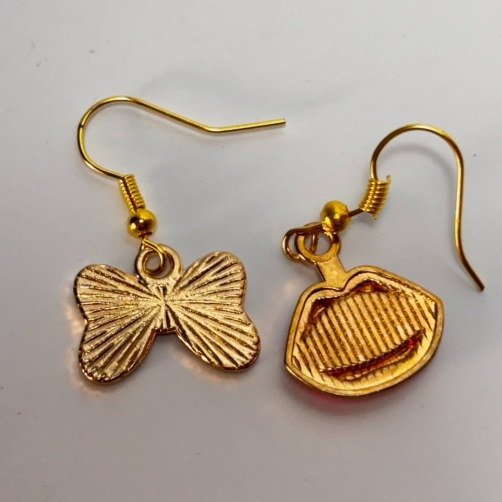Dangle Earrings Gold Pink Black Mismatched Bow Lips Enamel Drop Novelty - Picture 4 of 6